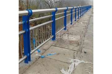 佛山桥梁仿木护栏厂家 河道金属隔离栏 桥头防撞栏杆