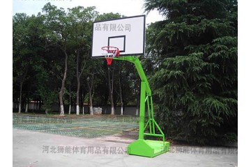 篮球架的使用和保养