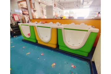 洗游记婴儿游泳设备厂家婴童泳疗馆设备婴儿游泳设备泡泡鱼单面玻璃池