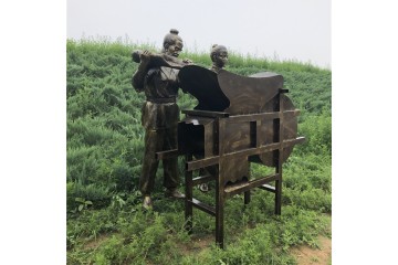 玻璃钢农民打稻谷雕塑，农民丰收主题雕塑，农业主题雕塑