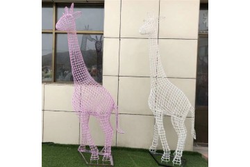 不锈钢丝编织长颈鹿雕塑大全，供应大型镂空动物雕塑